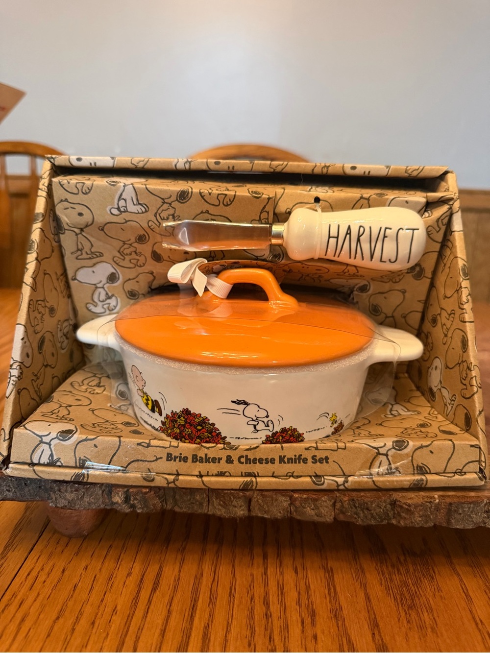 Rae Dunn x Peanuts Snoopy Brie Cheese Dish With Knife Fall